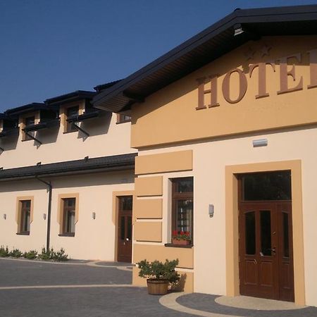 Hotel Diament - Zajazd U Przemka Zgierz Buitenkant foto