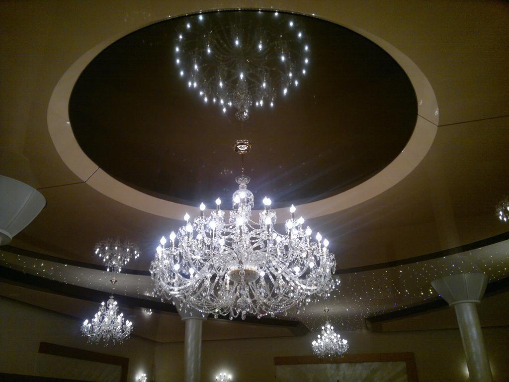 Hotel Diament - Zajazd U Przemka Zgierz Buitenkant foto